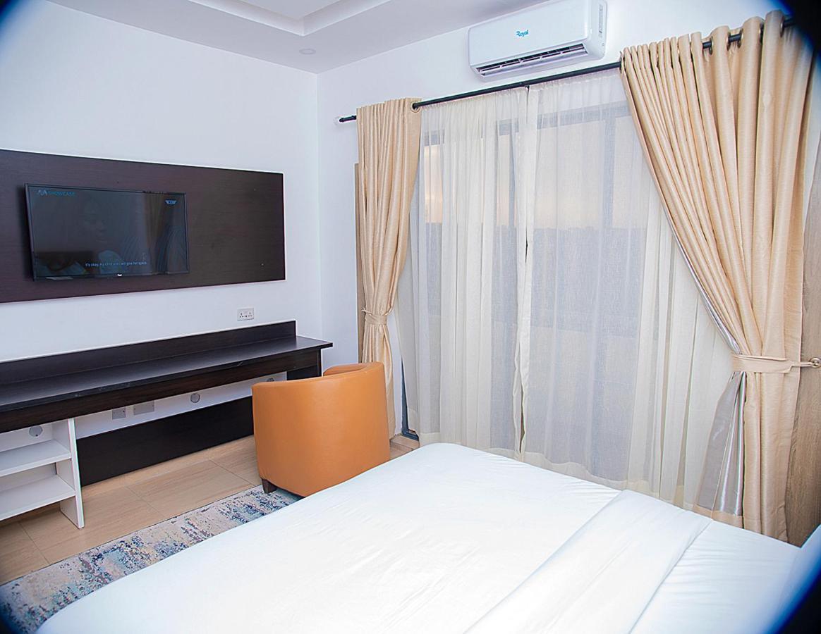 Hotel Capitol إيكجا المظهر الخارجي الصورة