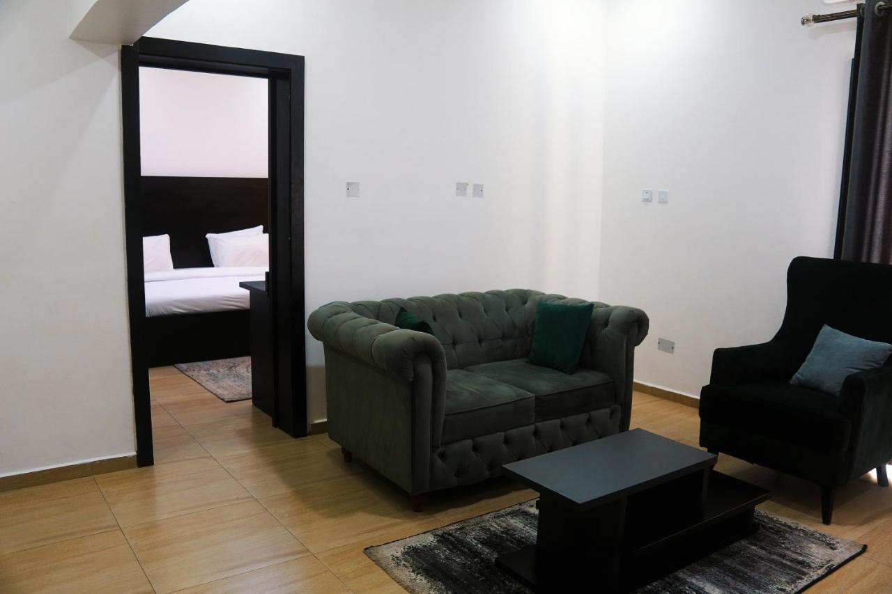 Hotel Capitol إيكجا المظهر الخارجي الصورة