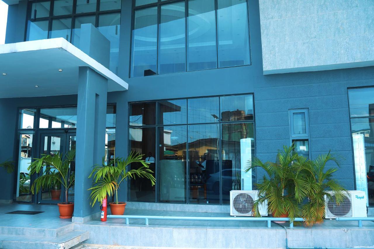 Hotel Capitol إيكجا المظهر الخارجي الصورة
